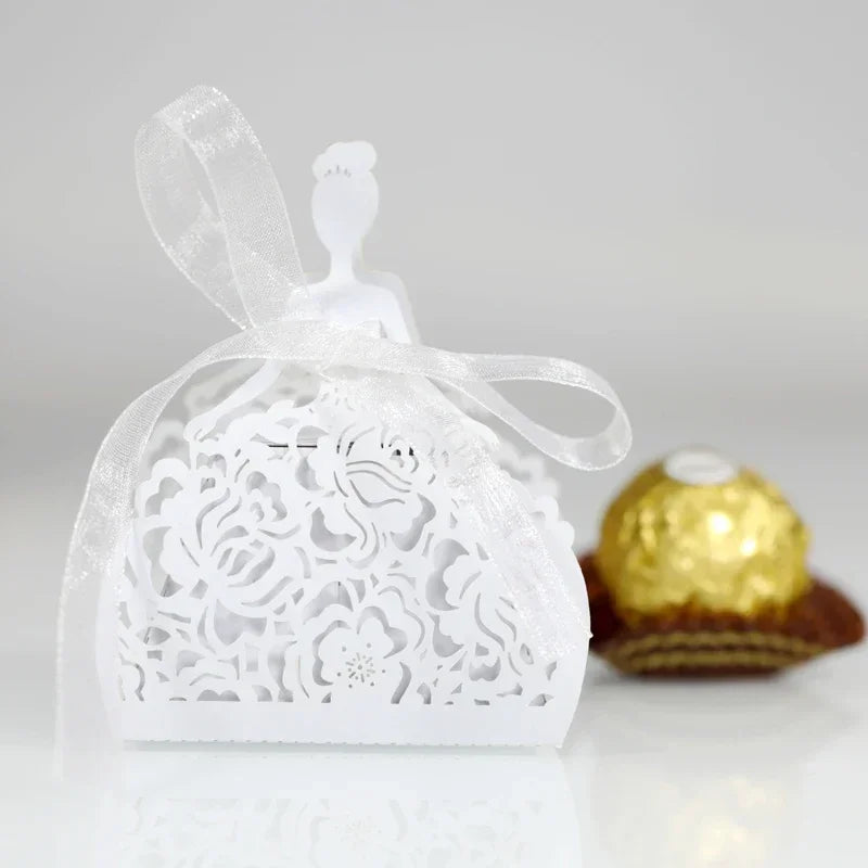 50pcs Wedding Bride Candy Box Laser Cut Gift Box For Guests Chocolate Cookies Wrapping Boxes Wedding Party Favor Decoration