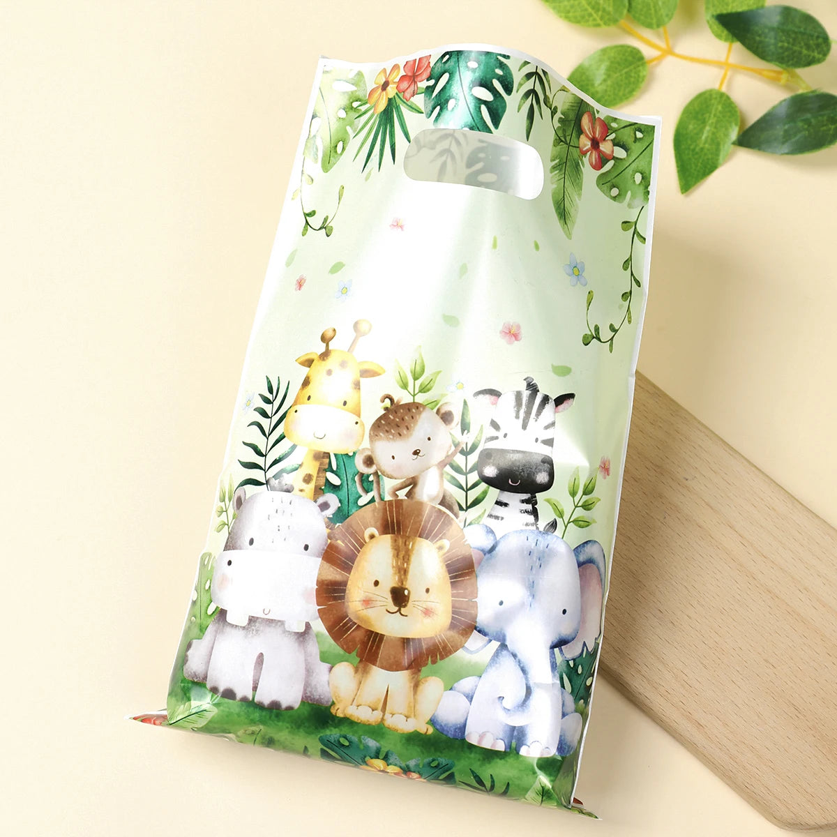 Jungle Animals Hand Bags Safari Birthday Gift Bags Wild One Birthday Decoration Jungle Birthday Candy Bags Baby Shower Decor